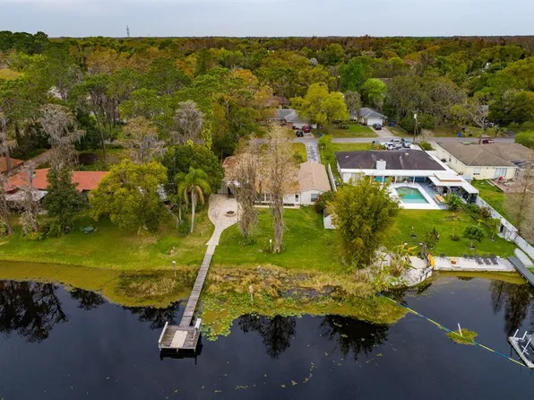 18607 Lakeshore Dr, Lutz, FL 33549