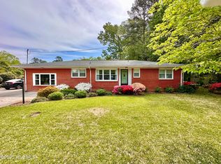 1604 Crescent Dr, Elizabeth City, NC 27909