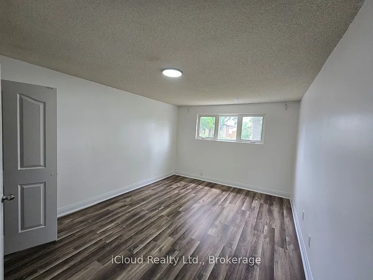 2636 Crystalburn Ave #LOWER — Photo 4