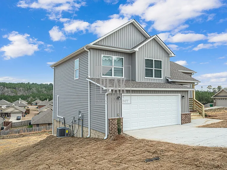 390 Woodland Cir — Photo 4