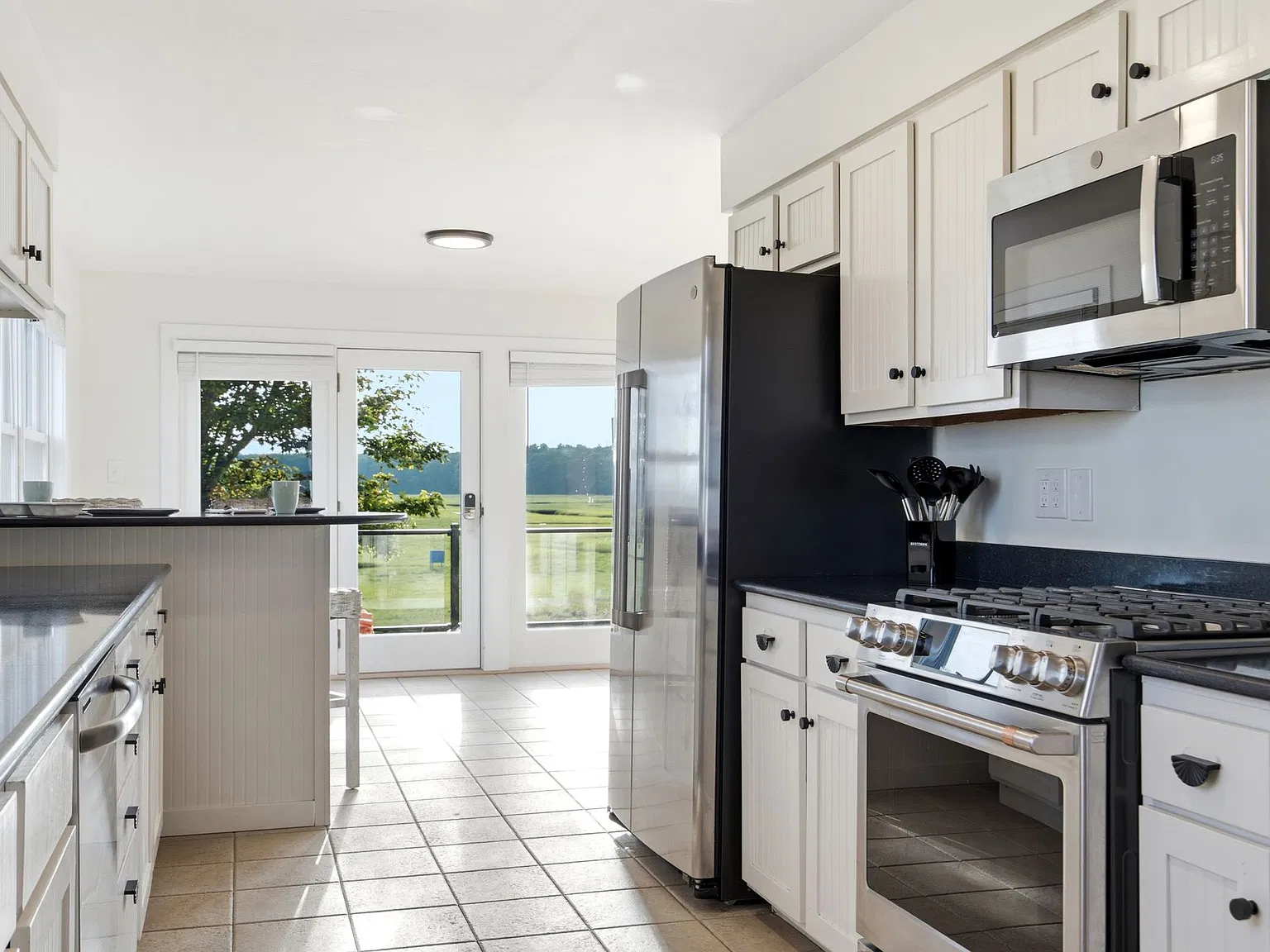 4 bed, 3.5 bath, 2182 sqft, $5,500 — Photo 3