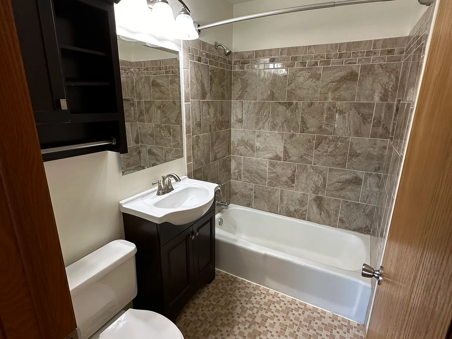 Clark Street Apartments — Photo 4