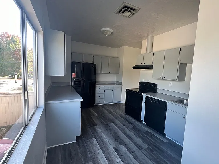 2111 State Ave NE — Photo 19