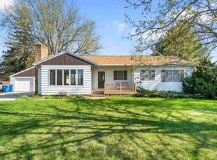 127 Lowder Rd, Waterloo, IA 50703