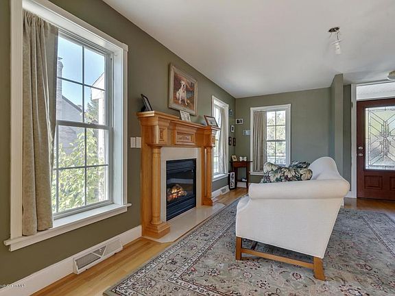 5th image of 234 Seaman Ave