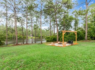 1394 Trout Dr, Defuniak Springs, FL 32433