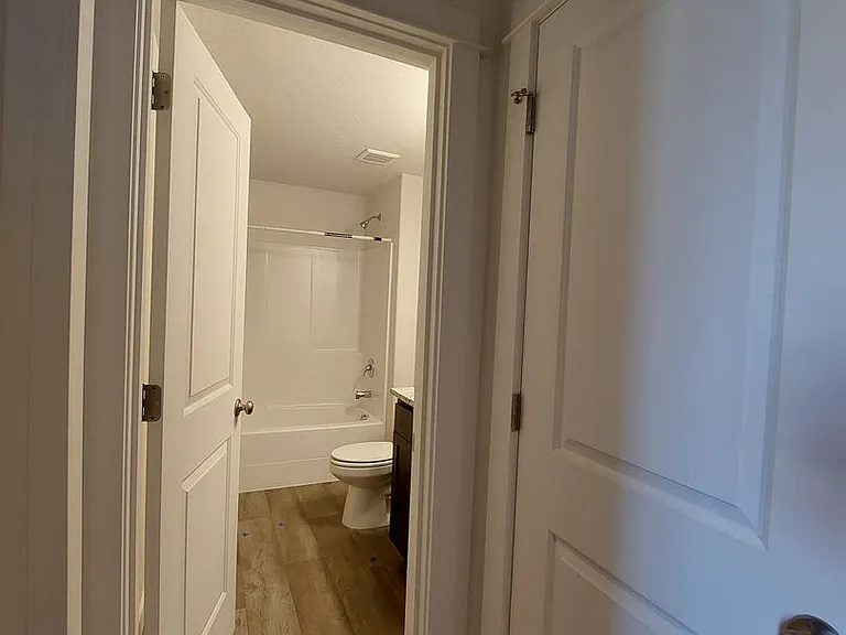 1013 Maple Dr W — Photo 13