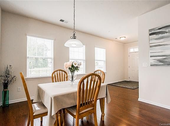 5th image of 115 Dellbrook St Unit E