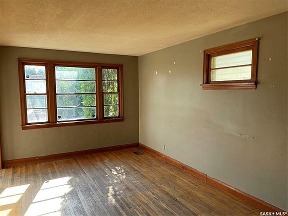 2nd image of 2622 Wallace St