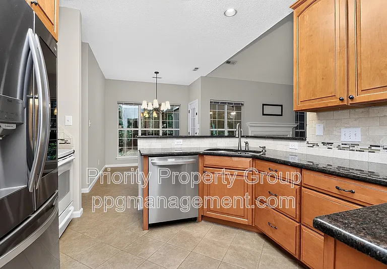 9118 Pine Springs Ct — Photo 15