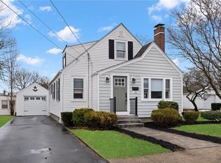 32 Palmer Ave, Cranston, RI 02920