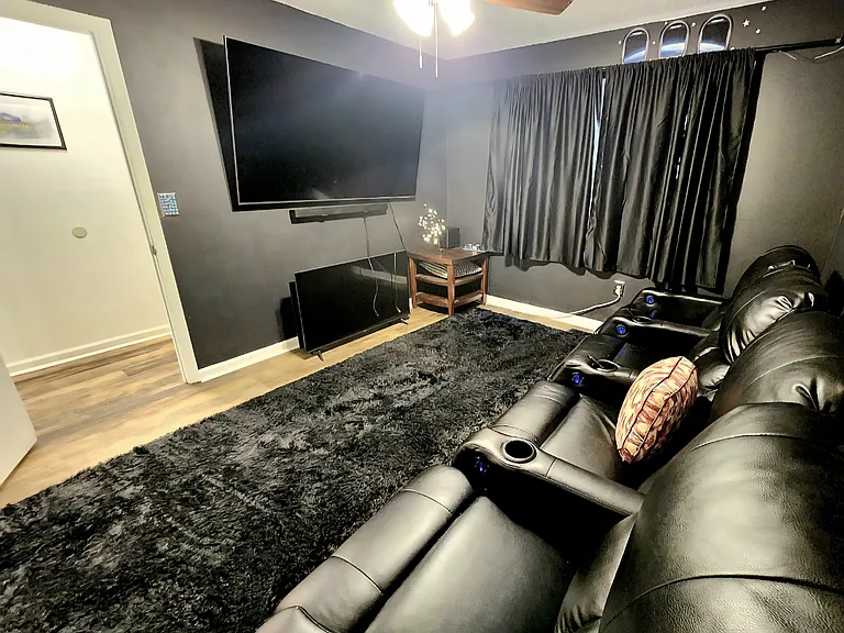 3rd bedroom - empty. Can be used as office/media room or converted to bedroom