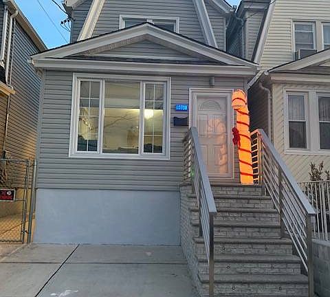 3rd image of 10708 107th Ave