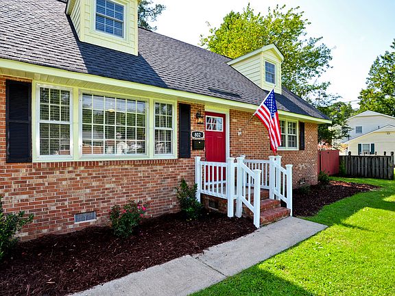 4th image of 802 Smallwood Dr