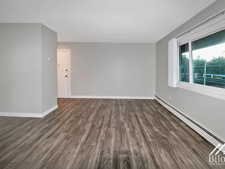 301 Oaklawn Ave — Photo 18
