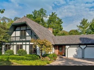 930 Burridge Ct, Libertyville, IL
