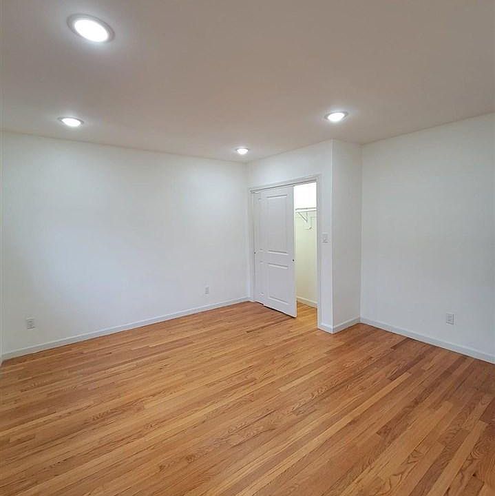 1st image of 796 Fairview Ln #1