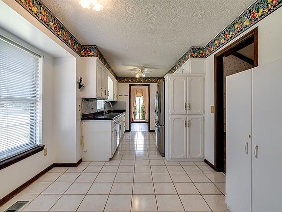 5th image of 2615 NW 115th Pl
