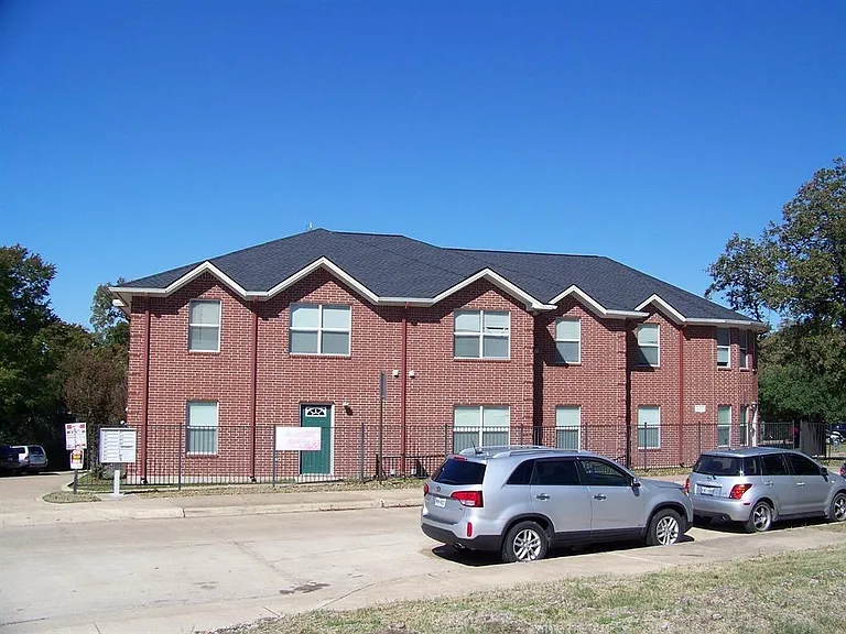 317 Cherry St — Photo 3