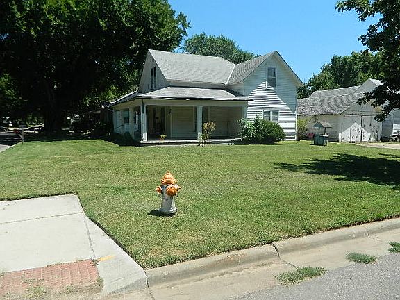 3rd image of 903 E 15th Ave