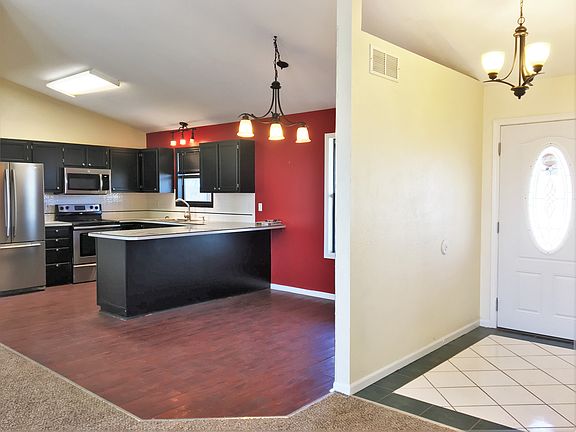 3rd image of 198 Wildwood Ln
