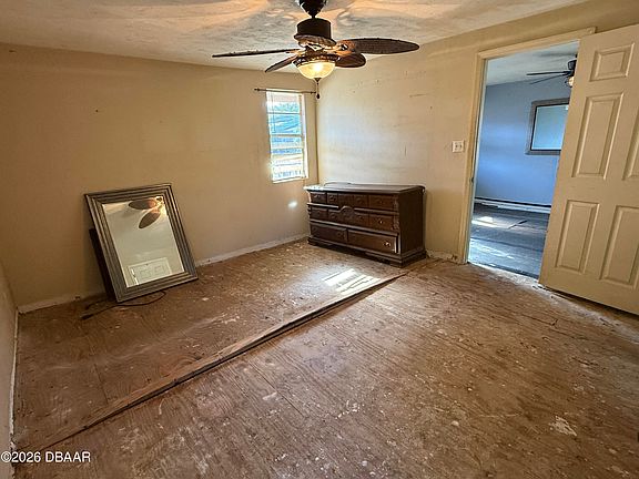 5th image of 415 N Duss St