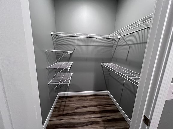 2nd image of 102 Twin Oaks Dr