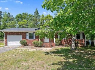 672 Azalea Dr, Spring Lake, NC 28390