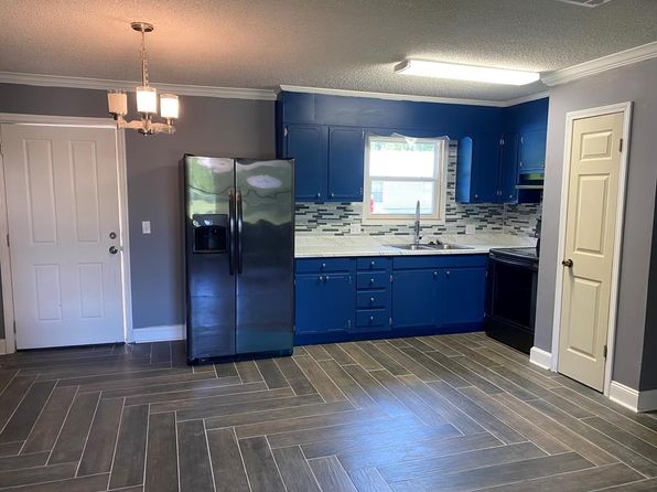 1001 Meharis Cir, Dothan, AL 36303