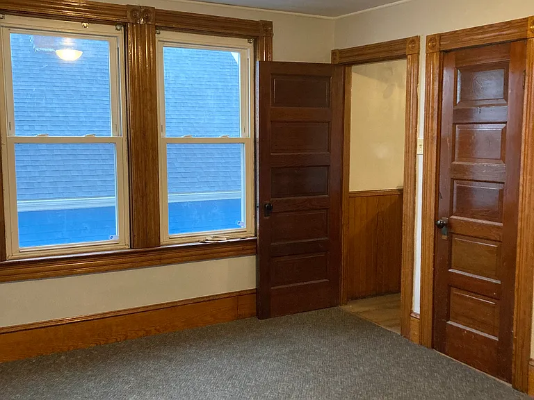 2-185 Adams St #2 — Photo 8