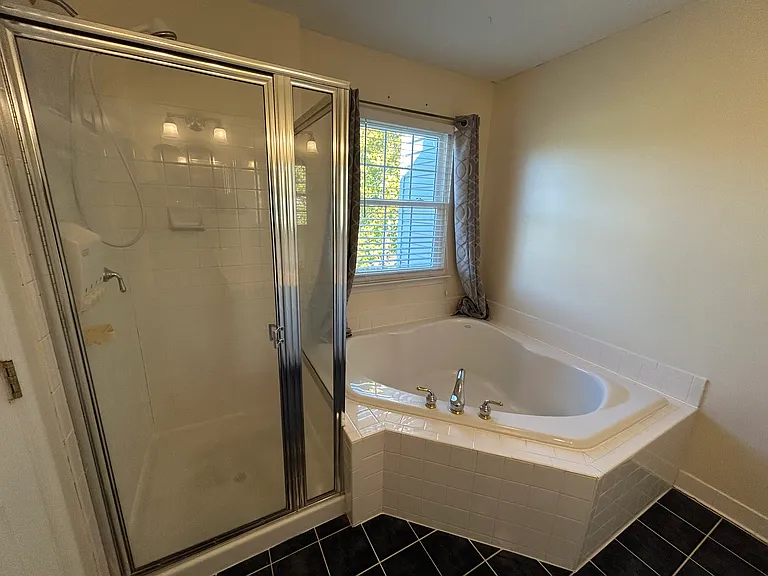 254 Seneca Ter — Photo 28