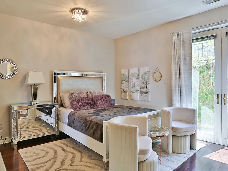 14445 Mulholland Dr — Photo 16
