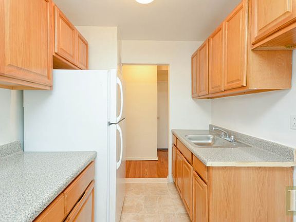 3rd image of 5715 Mosholu Ave APT 5A