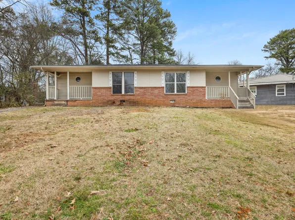 722 Shelly Ln, Rossville, GA 30741