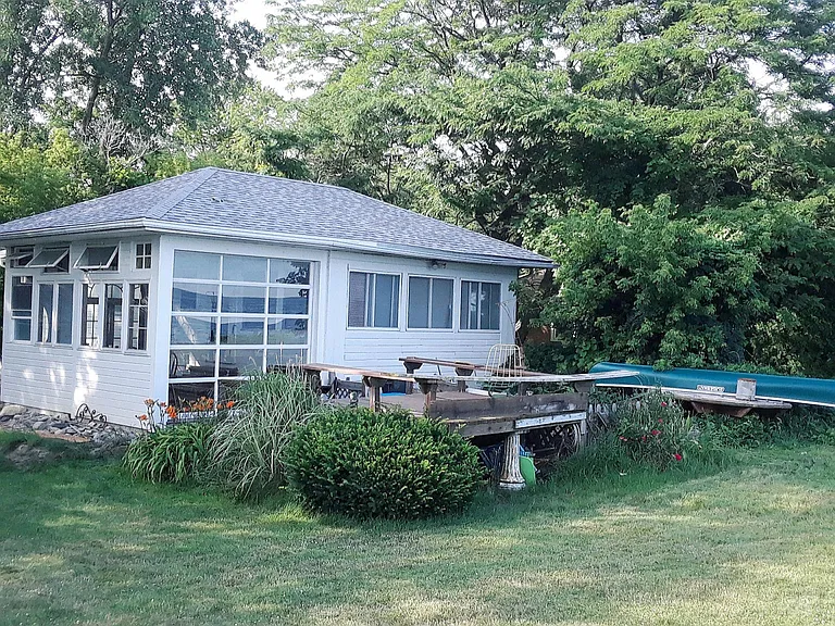 7548 Lakeshore Dr — Photo 5