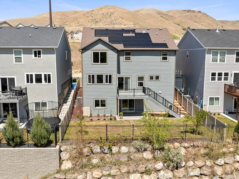 2101 W Northridge Dr — Photo 4