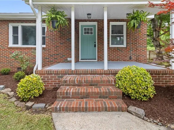 1512 Shell Rd, Chesapeake, VA 23323