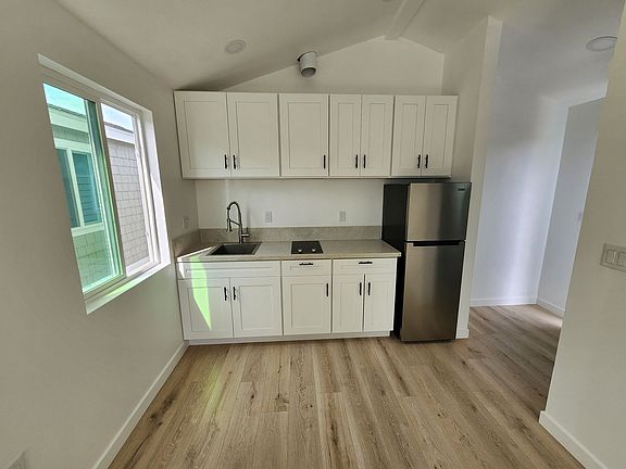 4th image of 2409-2415 L St #2409-1