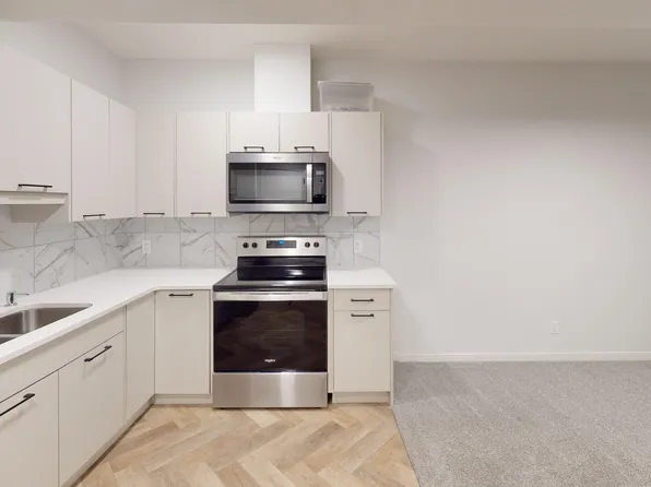 178 Legacy Glen Ct SE, Calgary, AB T2X 5J2