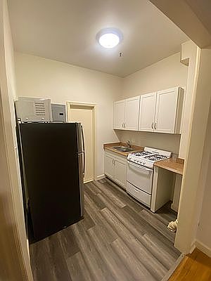 3rd image of 453 W 50th St APT 3A