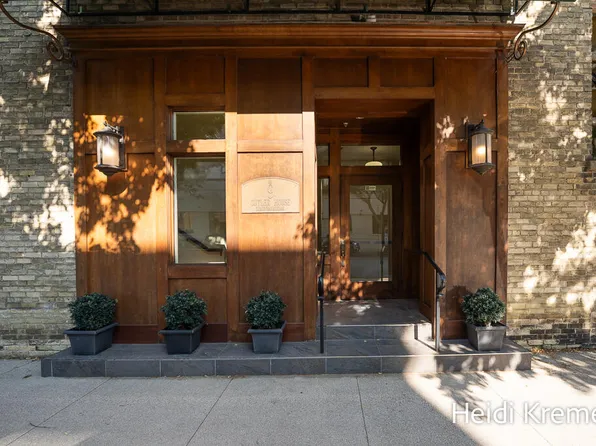 9 S 3rd St Unit 201, Grand Haven, MI 49417