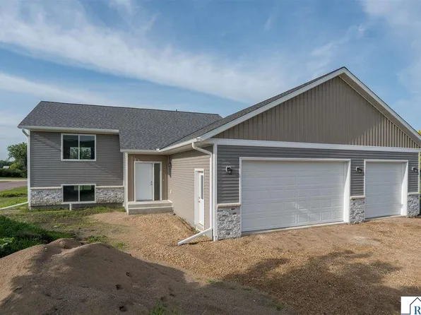 123 Erin Ct, Nicollet, MN 56074