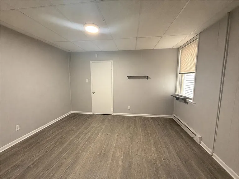 82 N 4th St #3 — Photo 8
