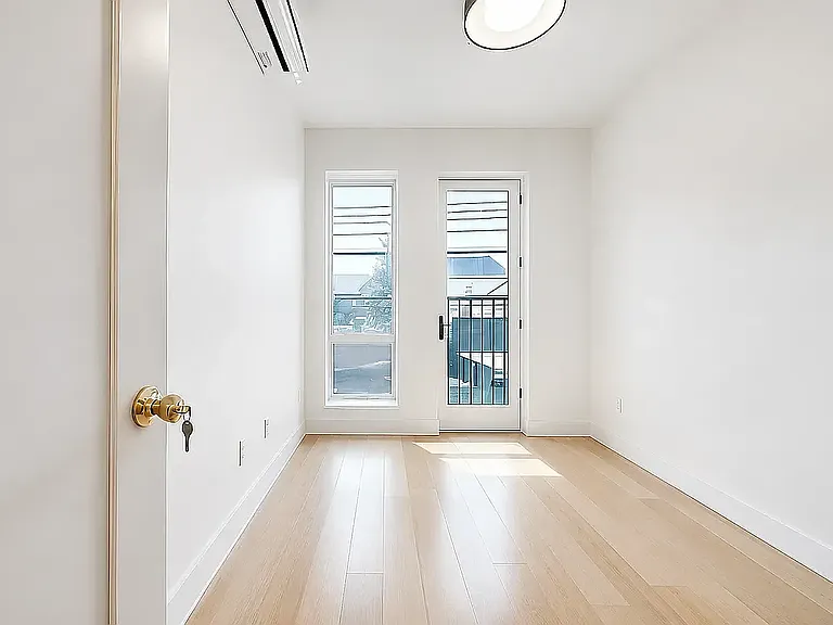 3405 Farragut Rd #2D — Photo 4