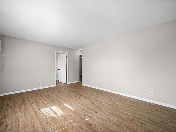 5th image of 111 Tandy Dr APT B