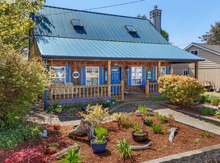 833 10th Ave, Seaside, OR 97138
