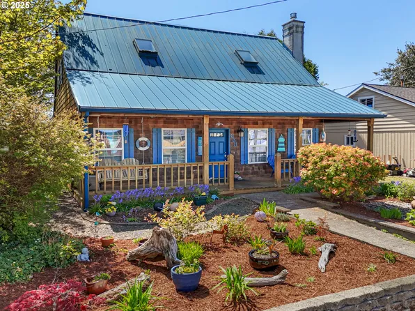 833 10th Ave, Seaside, OR 97138