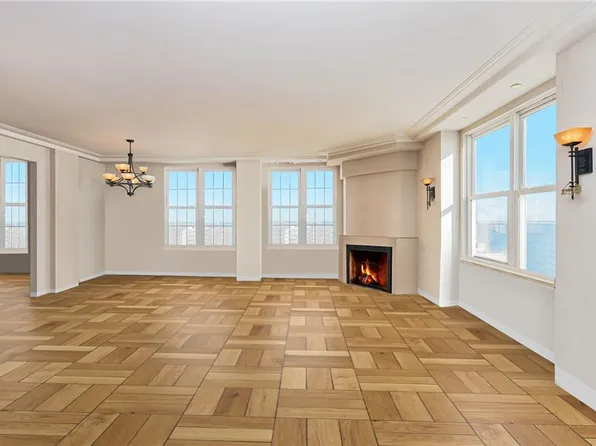 135 Oceana Drive East image 15 of 18