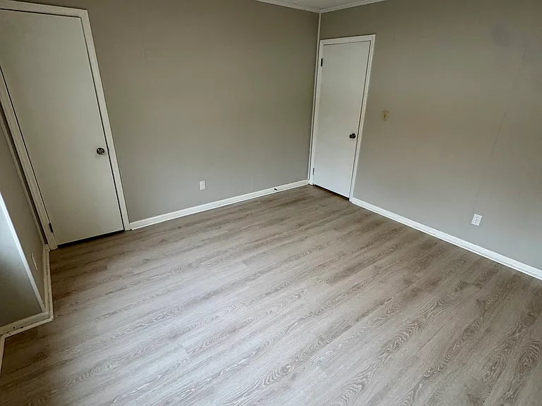 921 Nottingham Dr #13 — Photo 7