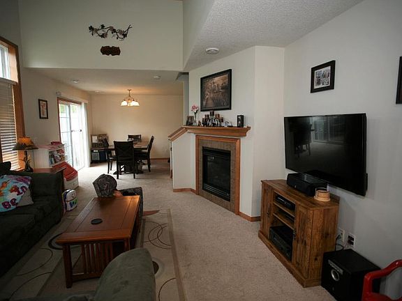 3rd image of 4937 207th St N